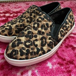 SOLDLeopard loafers slip on